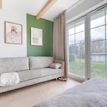 Apartamenty 4 Pory Roku- 200M Plaza, Prywatny Parking